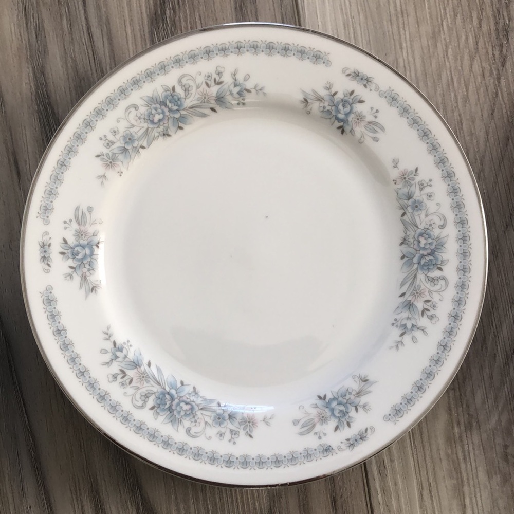 Fine Porcelain China Saucers and Small Bowls - Picture 4 of 4